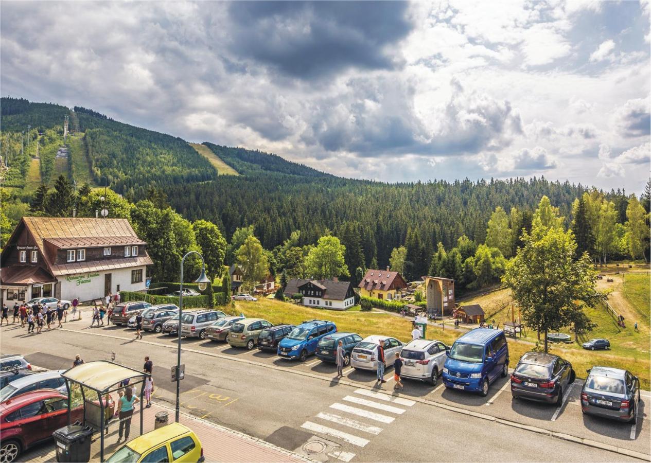 GRAND HARRACHOV PENSION v centru Exterior foto